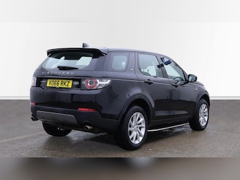 Used Land Rover Discovery Sport 2016 for sale - 77238306: Photo