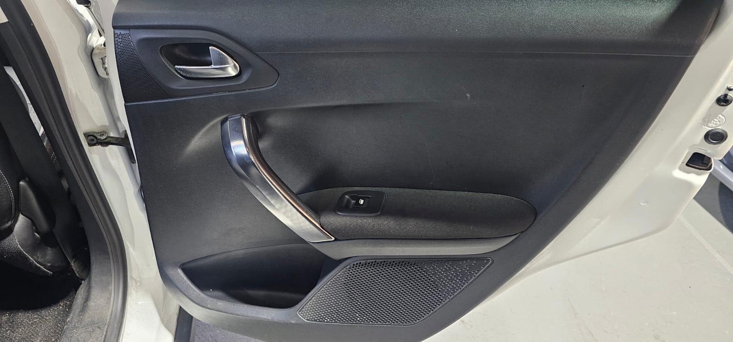 Used Peugeot 2008 2016 for sale - 76167328: Photo 11