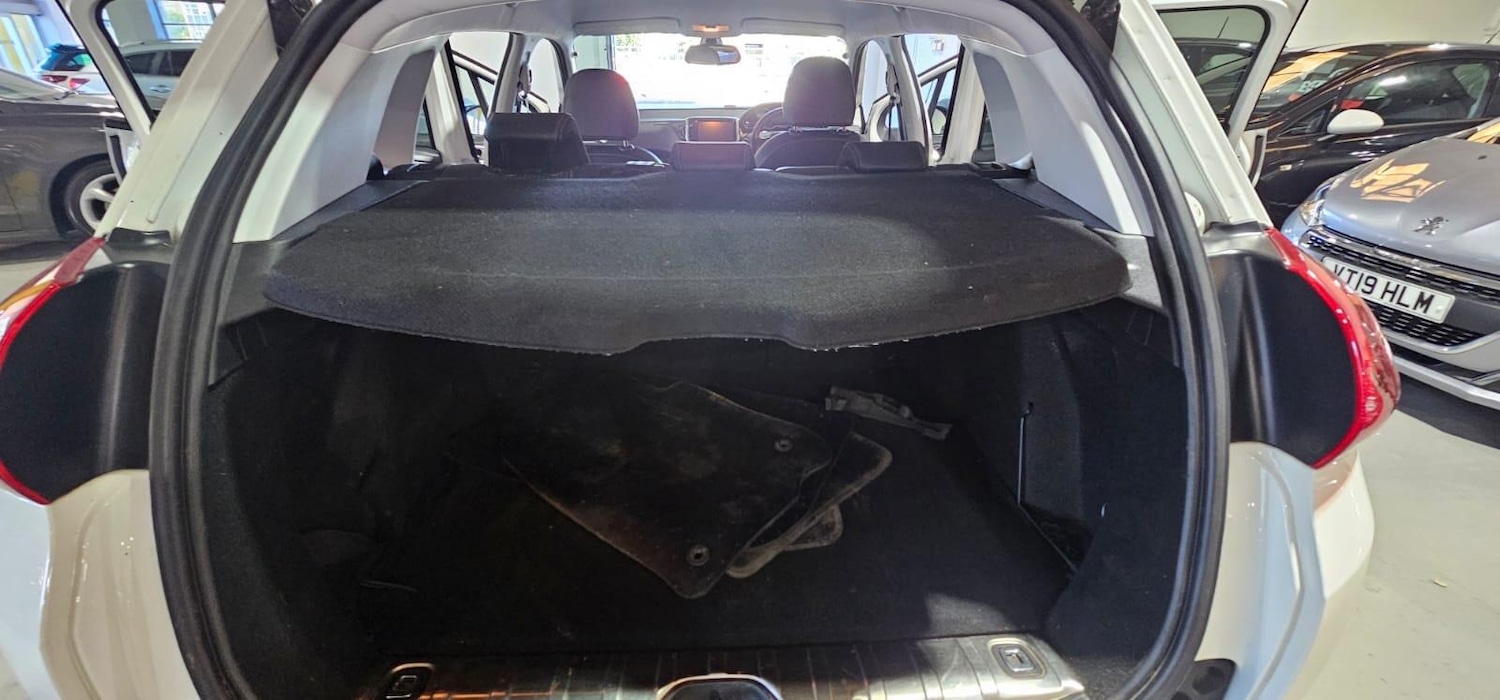 Used Peugeot 2008 2016 for sale - 76167328: Photo 8
