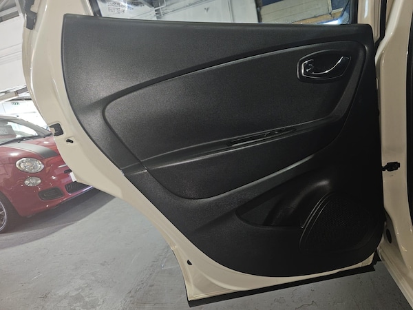 Used Renault Captur 2014 for sale - 76306247: Photo 17