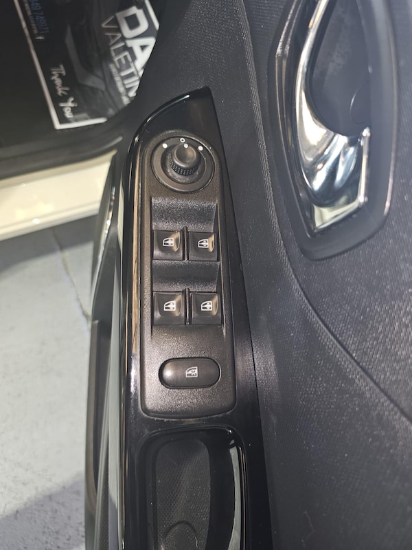 Used Renault Captur 2014 for sale - 76306247: Photo 23
