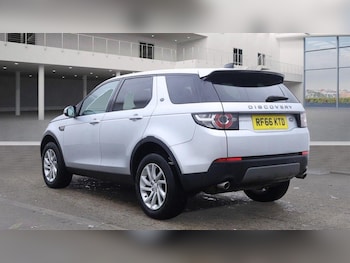 Used Land Rover Discovery Sport 2017 for sale - 77131661: Photo