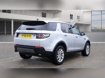 Used Land Rover Discovery Sport 2017 for sale - 77131661: Photo