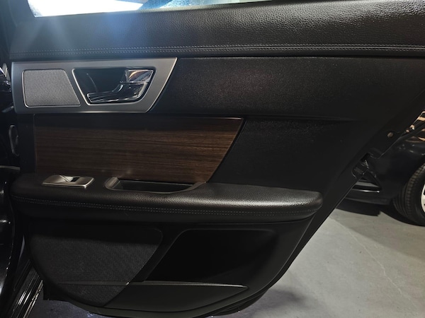 Used Jaguar XF 2013 for sale - 76179752: Photo 21