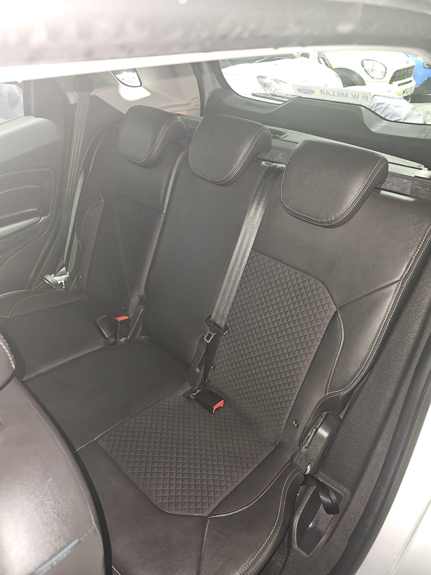 Used Ford Ecosport 2015 for sale - 76855708: Photo 8