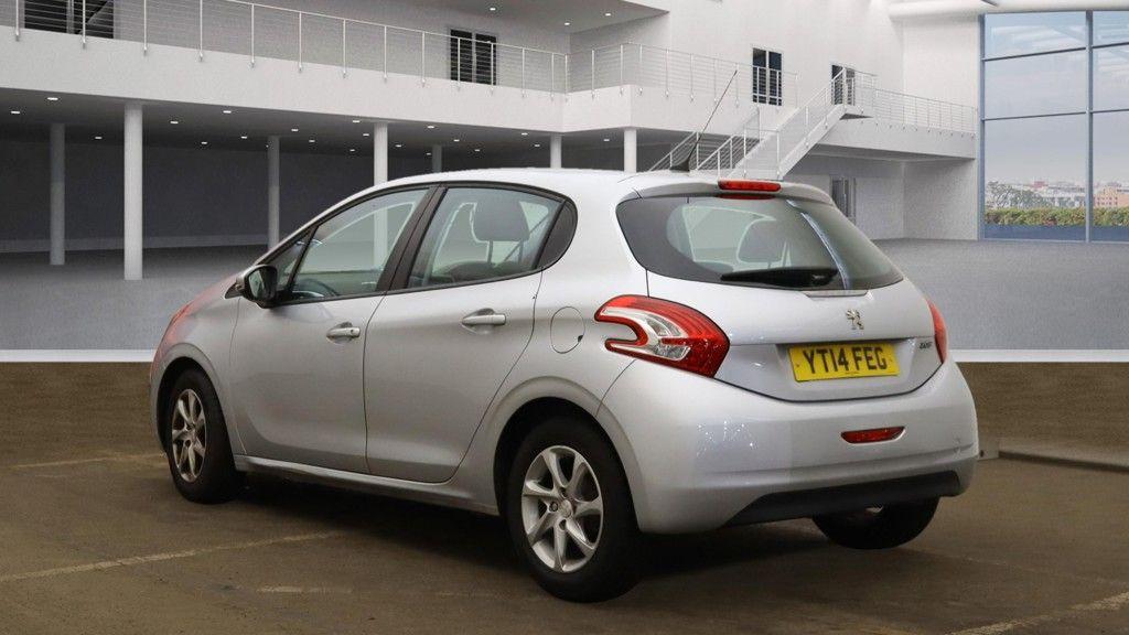 Used Peugeot 208 2014 for sale - 76359852: Photo 3