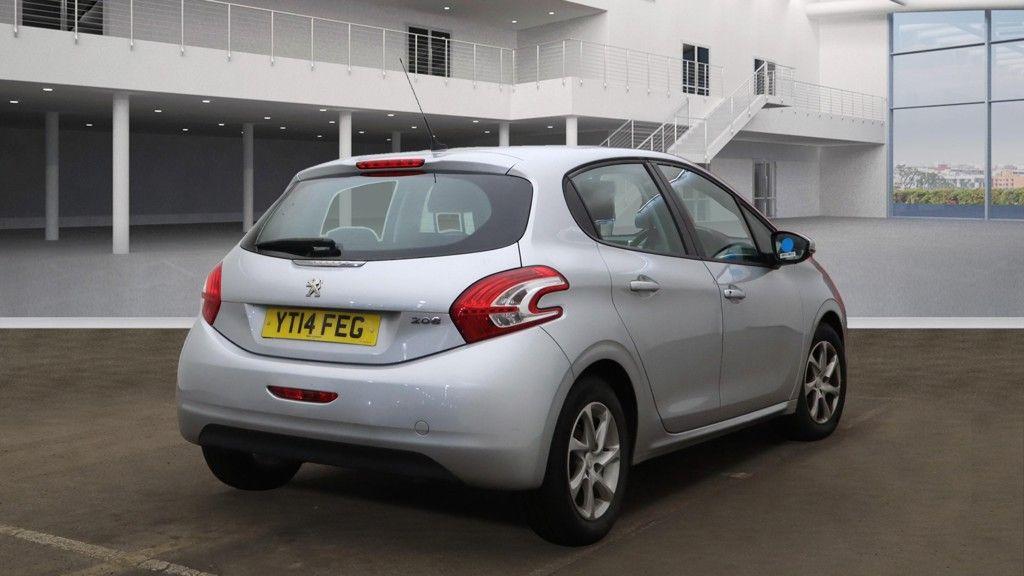 Used Peugeot 208 2014 for sale - 76359852: Photo 4