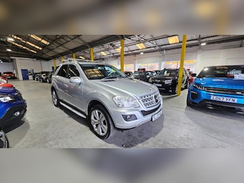 Used Mercedes-Benz M Class 2009 for sale - 76441230: Photo