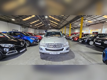 Used Mercedes-Benz M Class 2009 for sale - 76441230: Photo