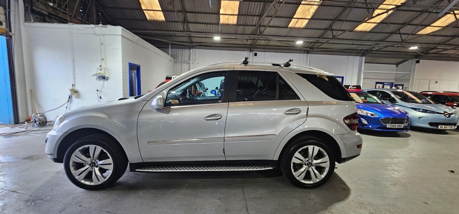 Used Mercedes-Benz M Class 2009 for sale - 76441230: Photo 8