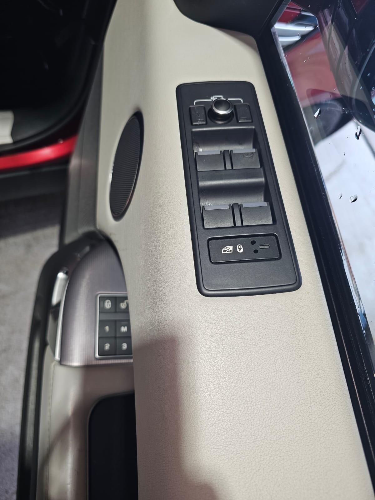 Used Land Rover Range Rover Sport 2015 for sale - 76772220: Photo 9