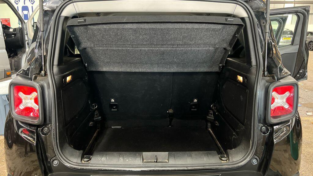 Used Jeep Renegade 2015 for sale - 76771903: Photo 7