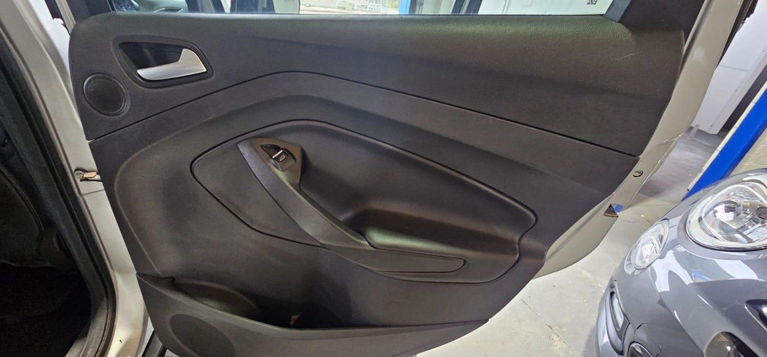 Used Ford Kuga 2015 for sale - 76990124: Photo 16