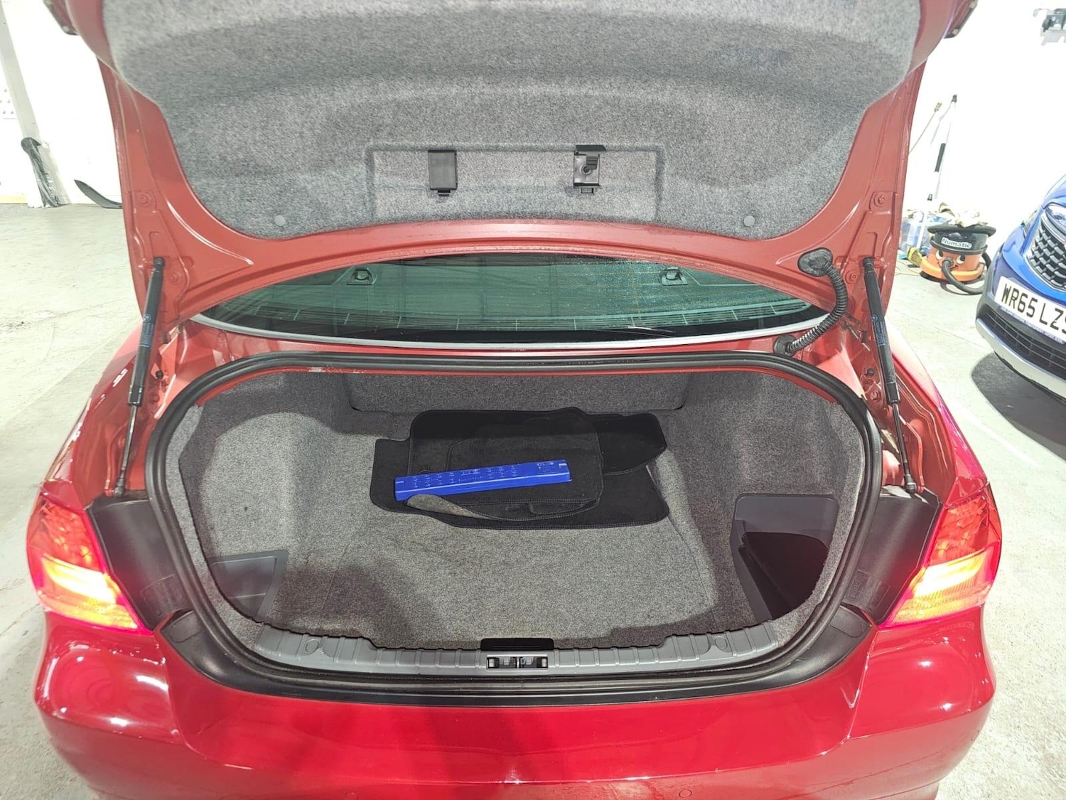 Used BMW 3 Series 2011 for sale - 77144663: Photo 16