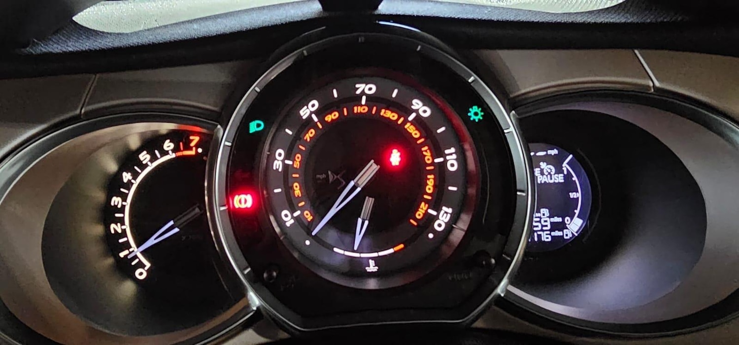 Used DS Automobiles DS 3 Cabrio 2016 for sale - 76440854: Photo 44