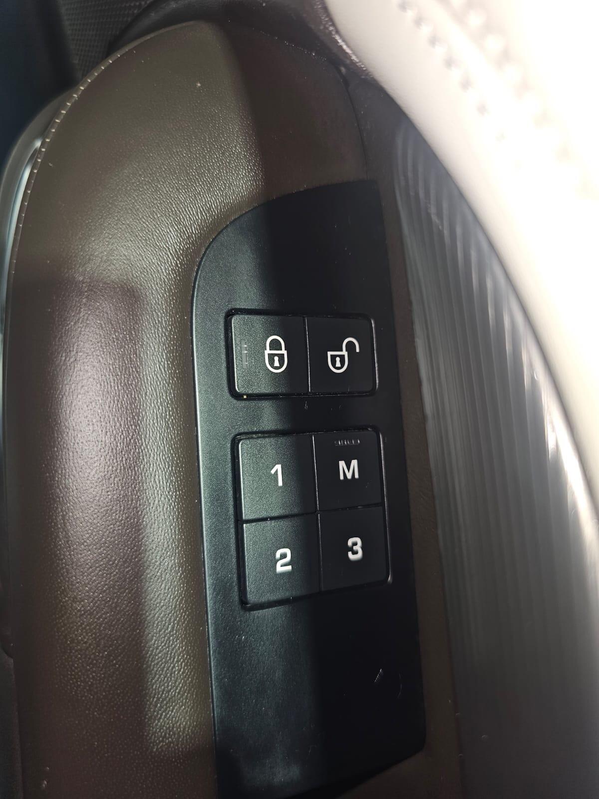 Used Land Rover Discovery 2017 for sale - 76772003: Photo 21