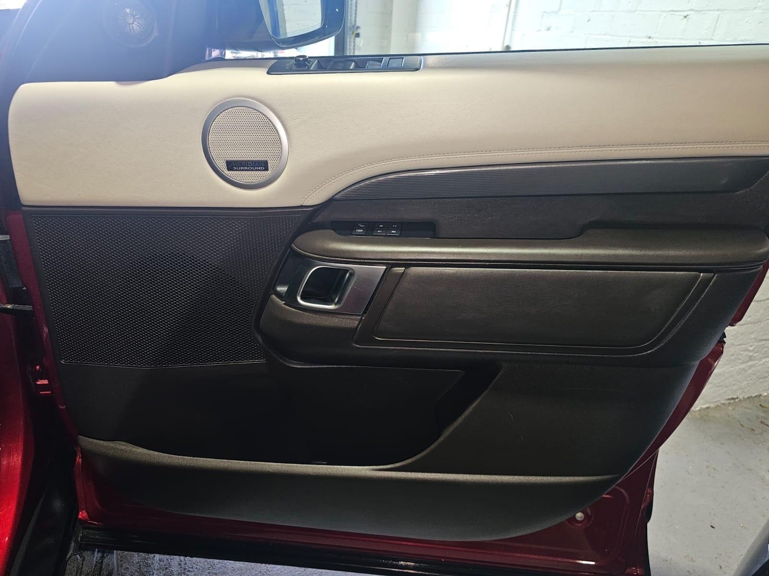 Used Land Rover Discovery 2017 for sale - 76772003: Photo 25