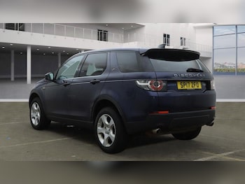 Used Land Rover Discovery Sport 2017 for sale - 76965315: Photo