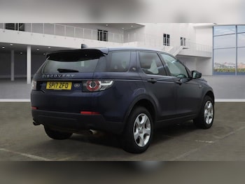 Used Land Rover Discovery Sport 2017 for sale - 76965315: Photo