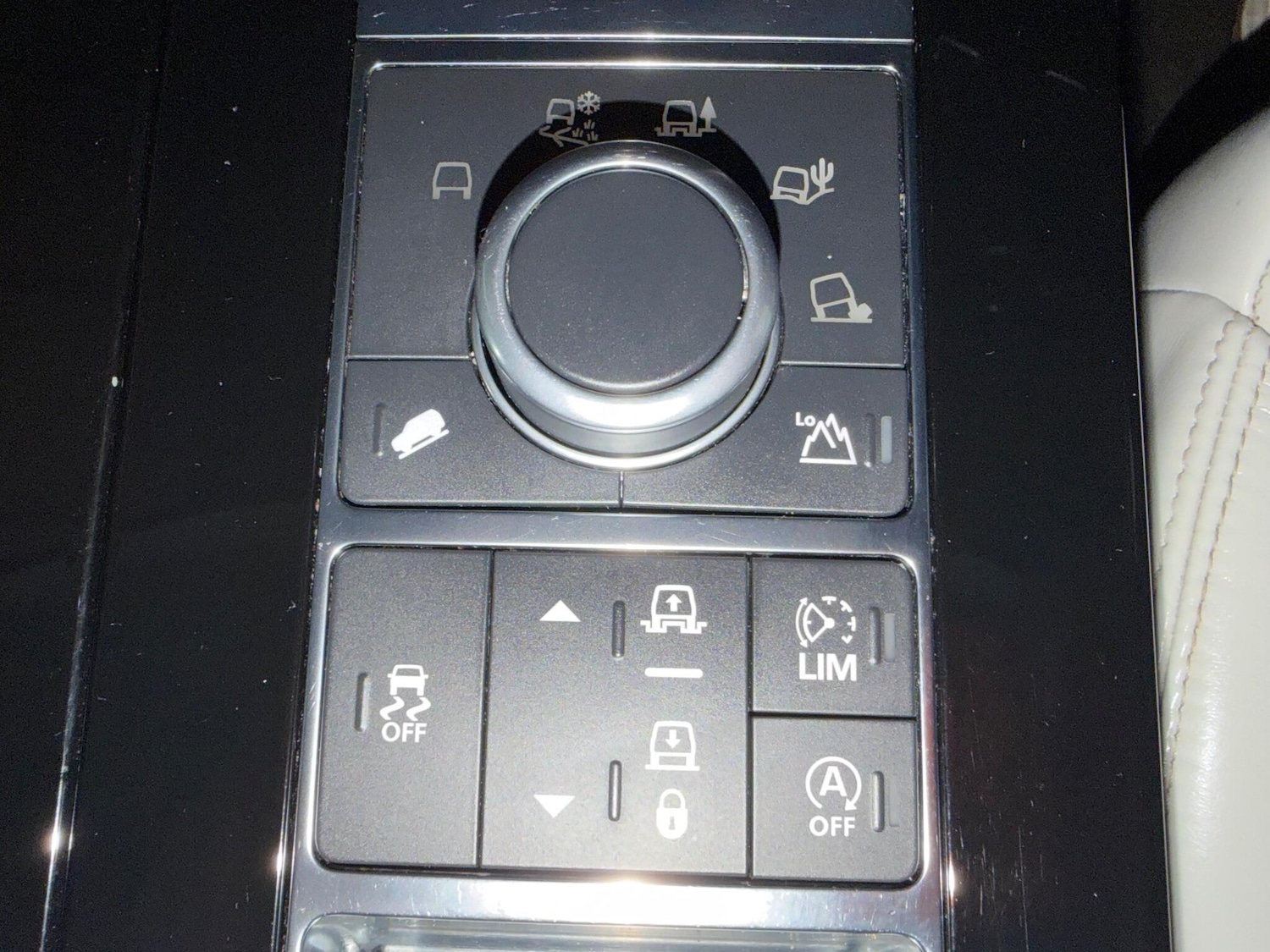 Used Land Rover Discovery 2017 for sale - 77238347: Photo 15