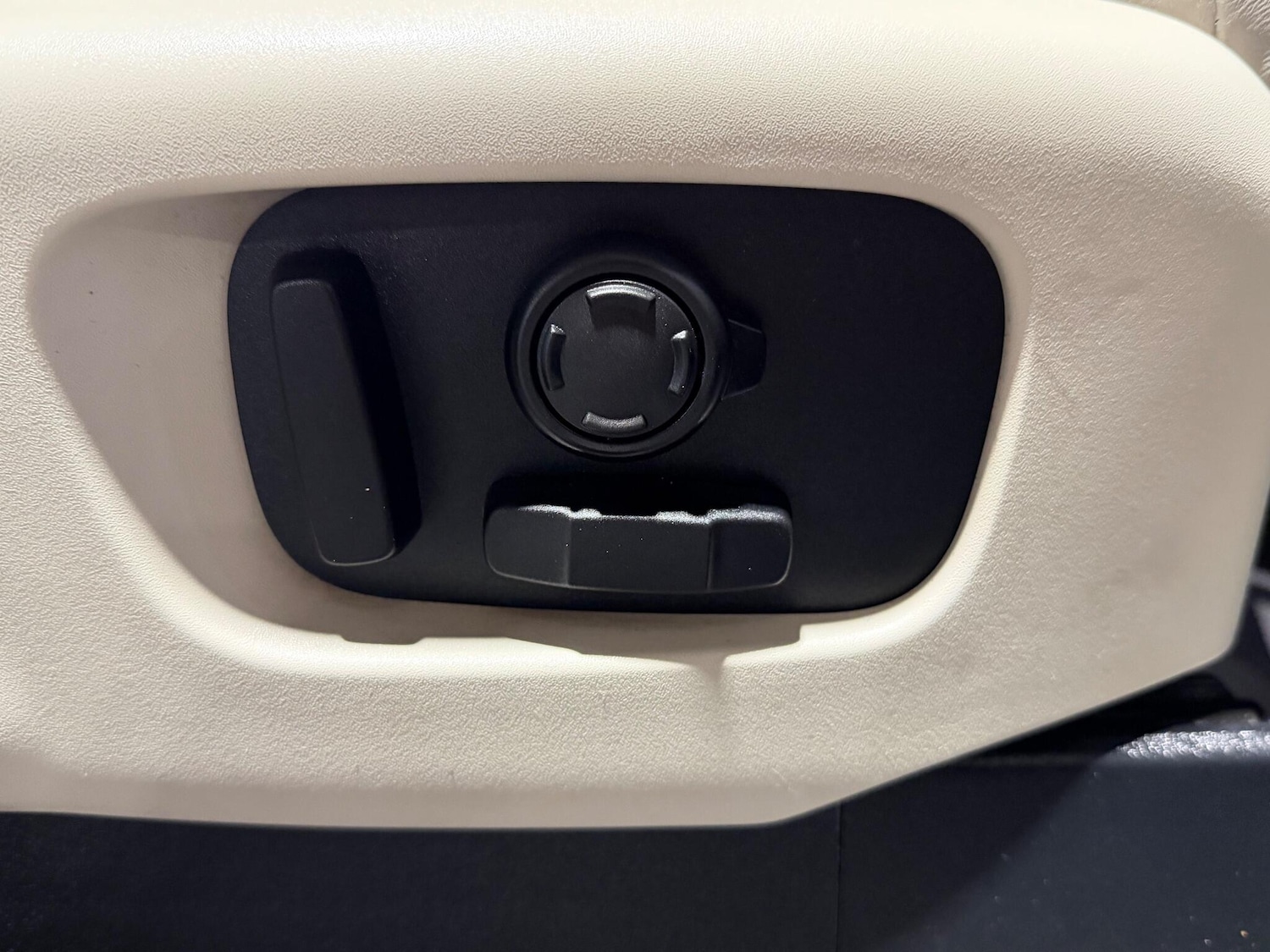 Used Land Rover Discovery 2017 for sale - 77238347: Photo 19