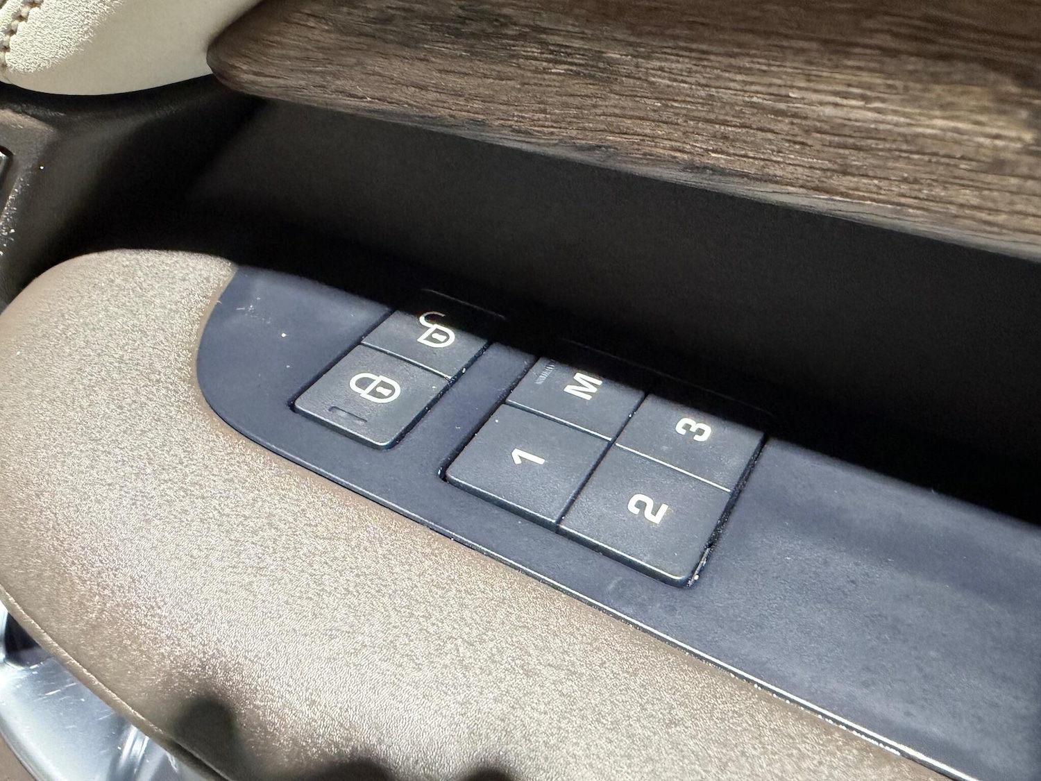 Used Land Rover Discovery 2017 for sale - 77238347: Photo 21