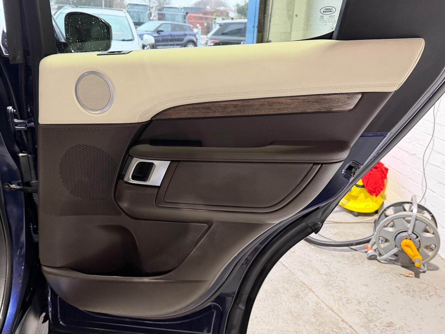 Used Land Rover Discovery 2017 for sale - 77238347: Photo 28