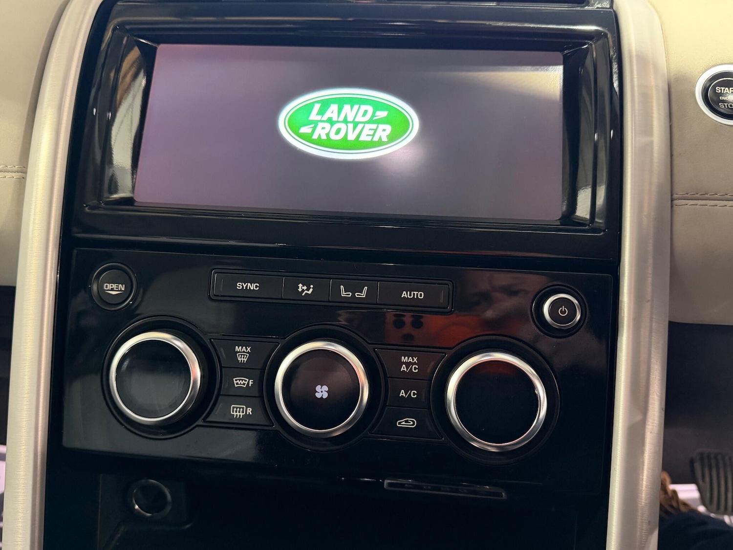 Used Land Rover Discovery 2017 for sale - 77238347: Photo 37