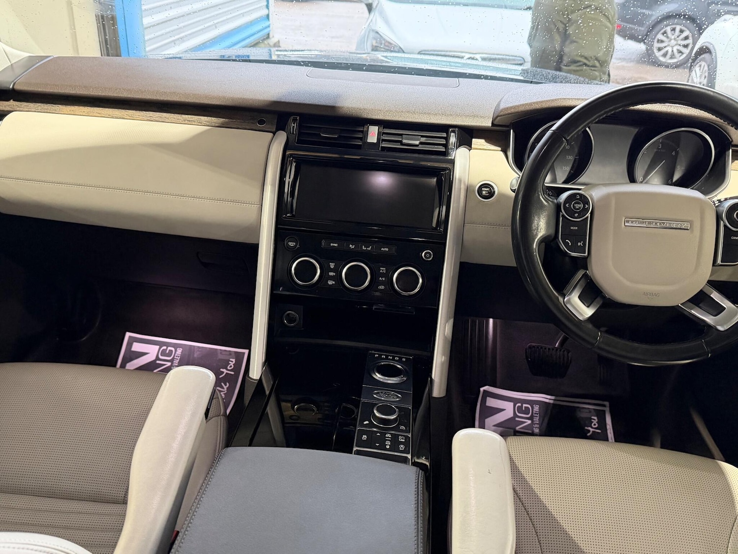 Used Land Rover Discovery 2017 for sale - 77238347: Photo 7