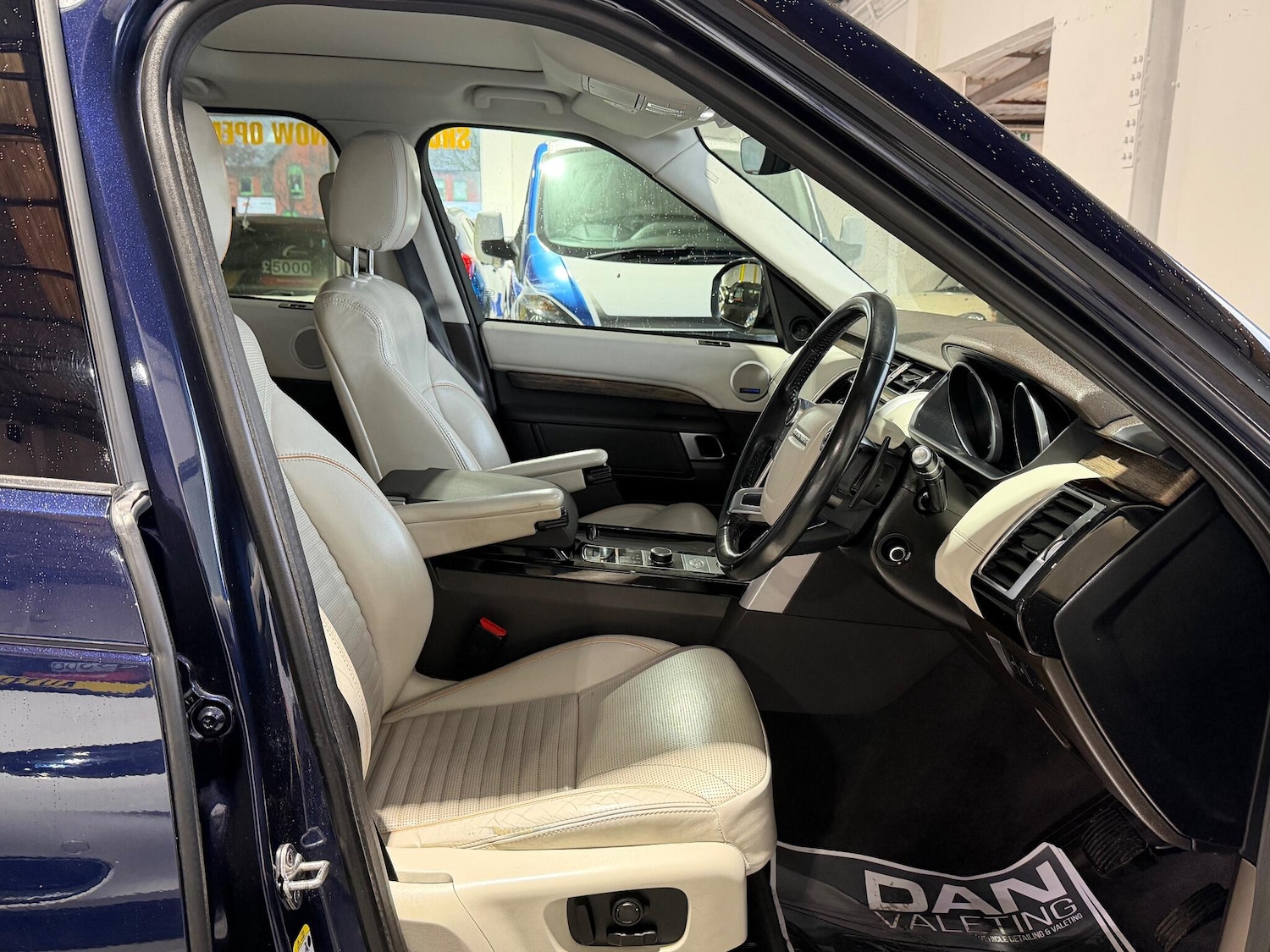 Used Land Rover Discovery 2017 for sale - 77238347: Photo 8