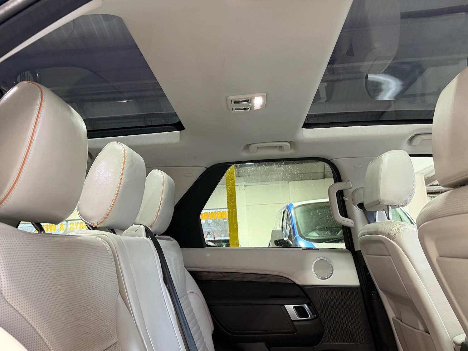 Used Land Rover Discovery 2017 for sale - 77238347: Photo 9