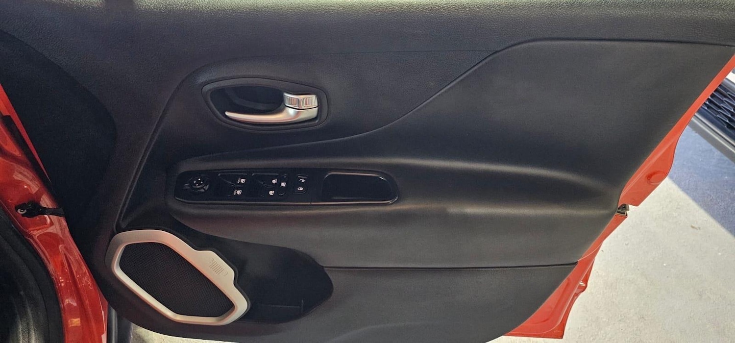 Used Jeep Renegade 2015 for sale - 76537884: Photo 25