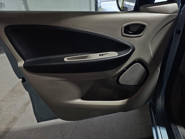 Used Renault Zoe 2019 for sale - 76283117: Photo 10