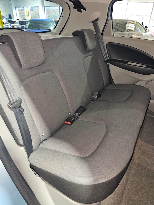 Used Renault Zoe 2019 for sale - 76283117: Photo 11