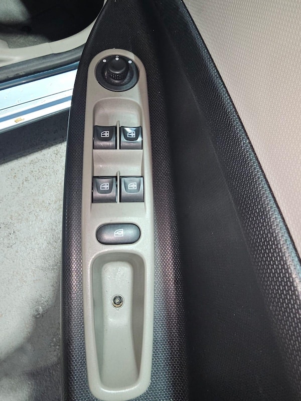 Used Renault Zoe 2019 for sale - 76283117: Photo 21