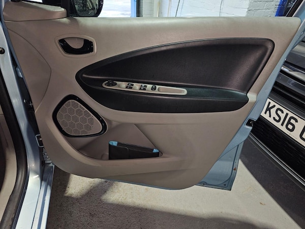 Used Renault Zoe 2019 for sale - 76283117: Photo 29