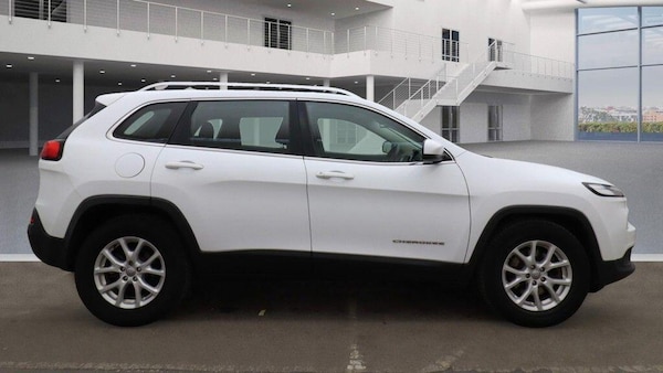 Used Jeep Cherokee 2015 for sale - 76348875: Photo 5
