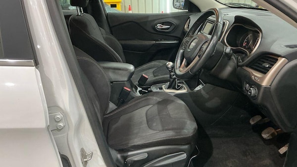 Used Jeep Cherokee 2015 for sale - 76348875: Photo 9