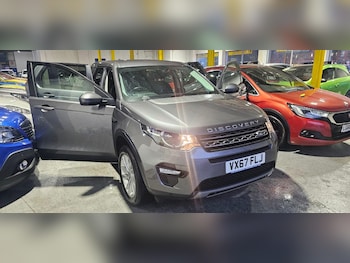 Used Land Rover Discovery Sport 2017 for sale - 76989965: Photo