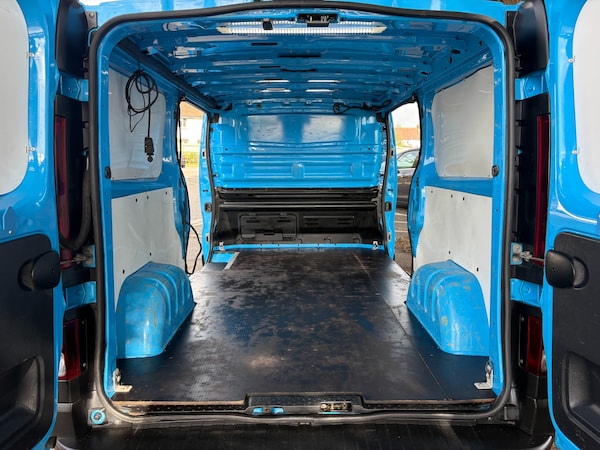 Used Vauxhall Vivaro 2017 for sale - 76182538: Photo 13