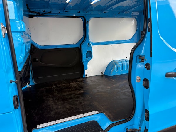 Used Vauxhall Vivaro 2017 for sale - 76182538: Photo 15