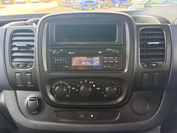 Used Vauxhall Vivaro 2017 for sale - 76182538: Photo 17