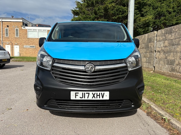 Used Vauxhall Vivaro 2017 for sale - 76182538: Photo 2