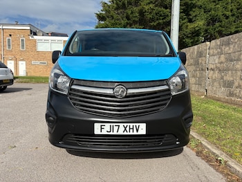 Used Vauxhall Vivaro 2017 for sale - 76182538: Photo 2