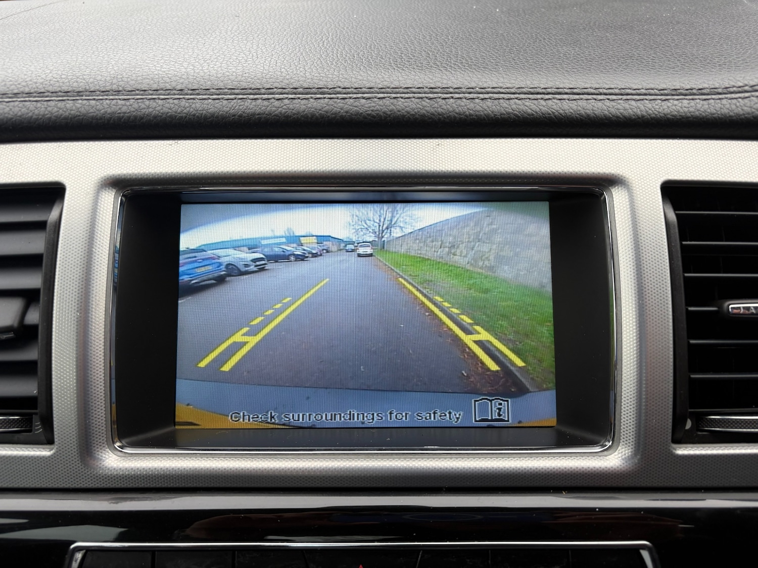 Used Jaguar XF 2013 for sale - 77135980: Photo 14