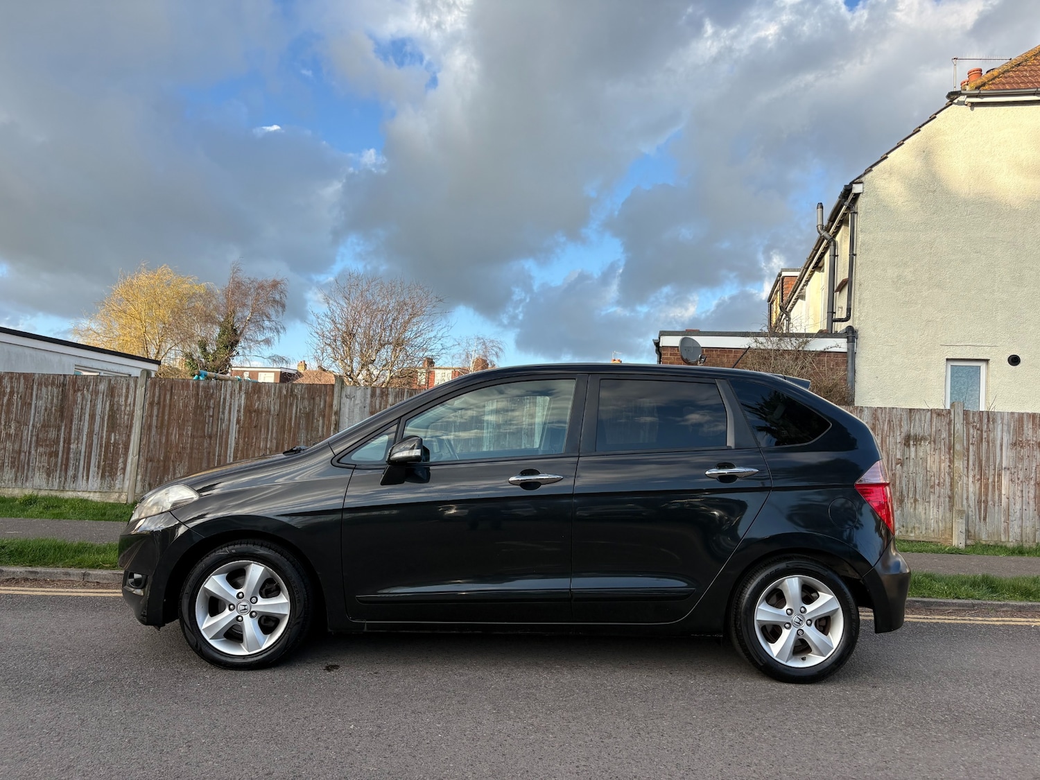 Used Honda FR-V 2007 for sale - 77715861: Photo 11