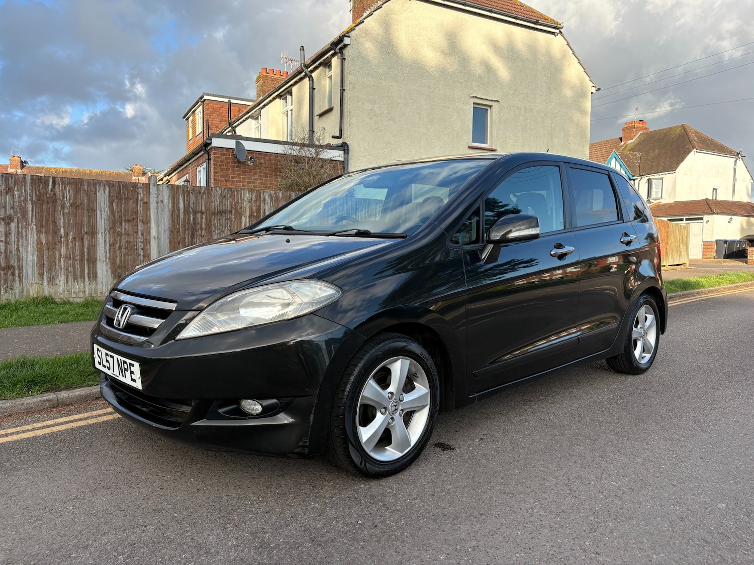 Used Honda FR-V 2007 for sale - 77715861: Photo 4