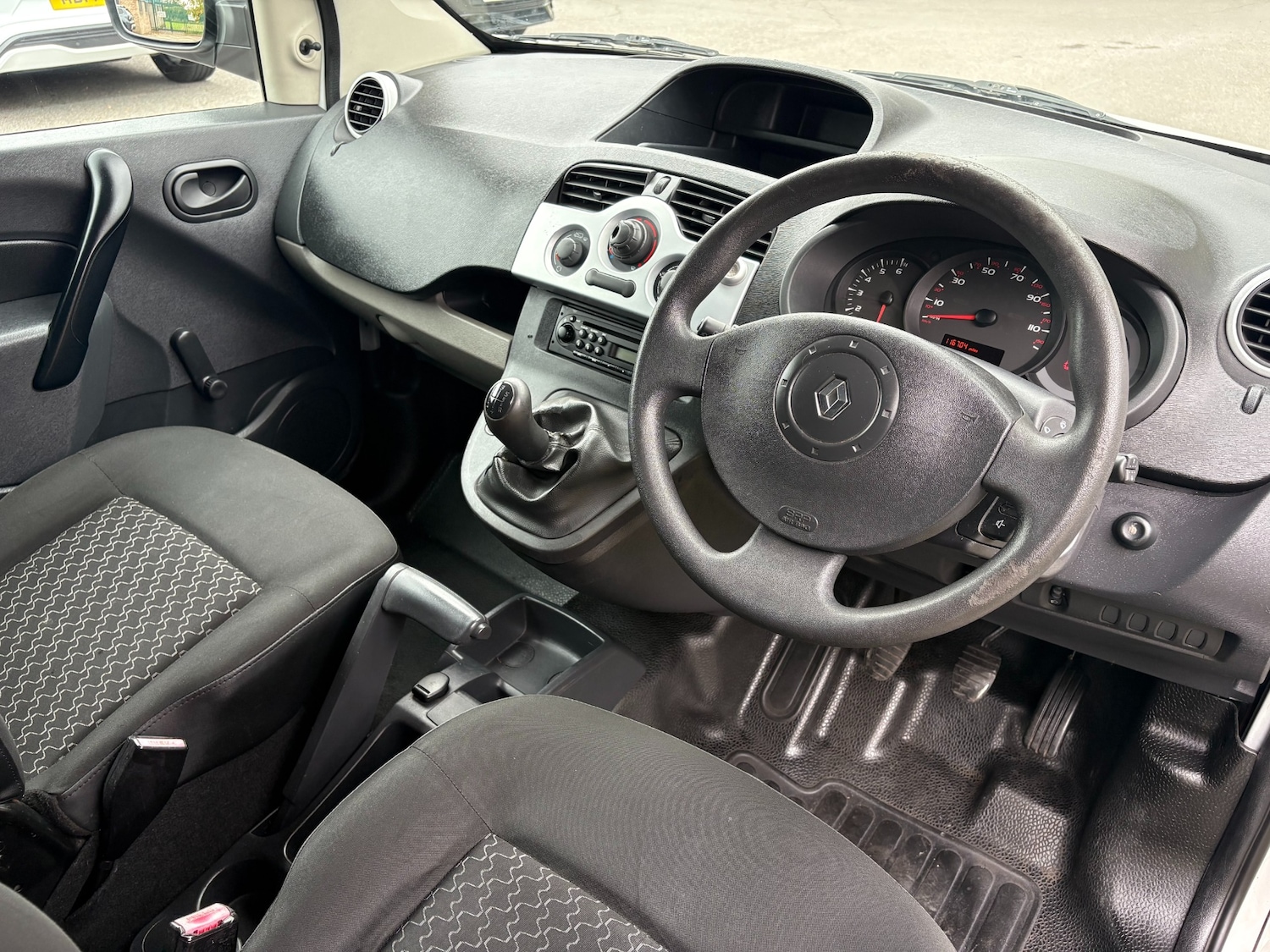 Used Renault Kangoo 2012 for sale - 76207520: Photo 6