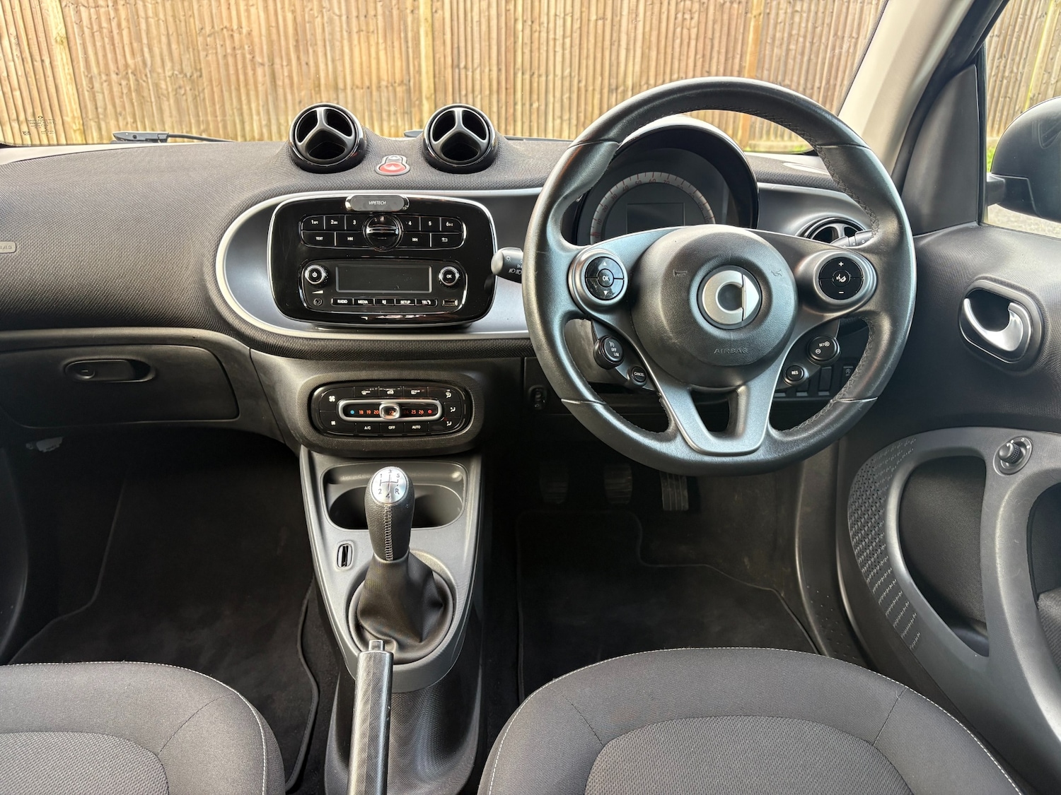 Used smart fortwo 2019 for sale - 76809345: Photo 6