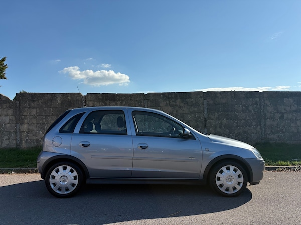 Used Vauxhall Corsa 2005 for sale - 76114674: Photo 5